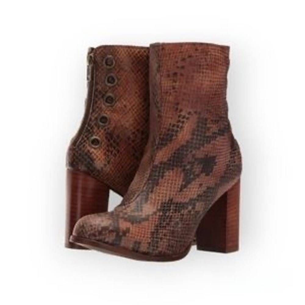 Musse & Cloud Snakeskin Embossed Ankle Boots Womens 6 Brown Grommet Millie